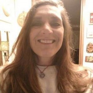 Meet your Posher, Lora